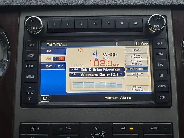 Used 2011 White Ford Lariat image 27