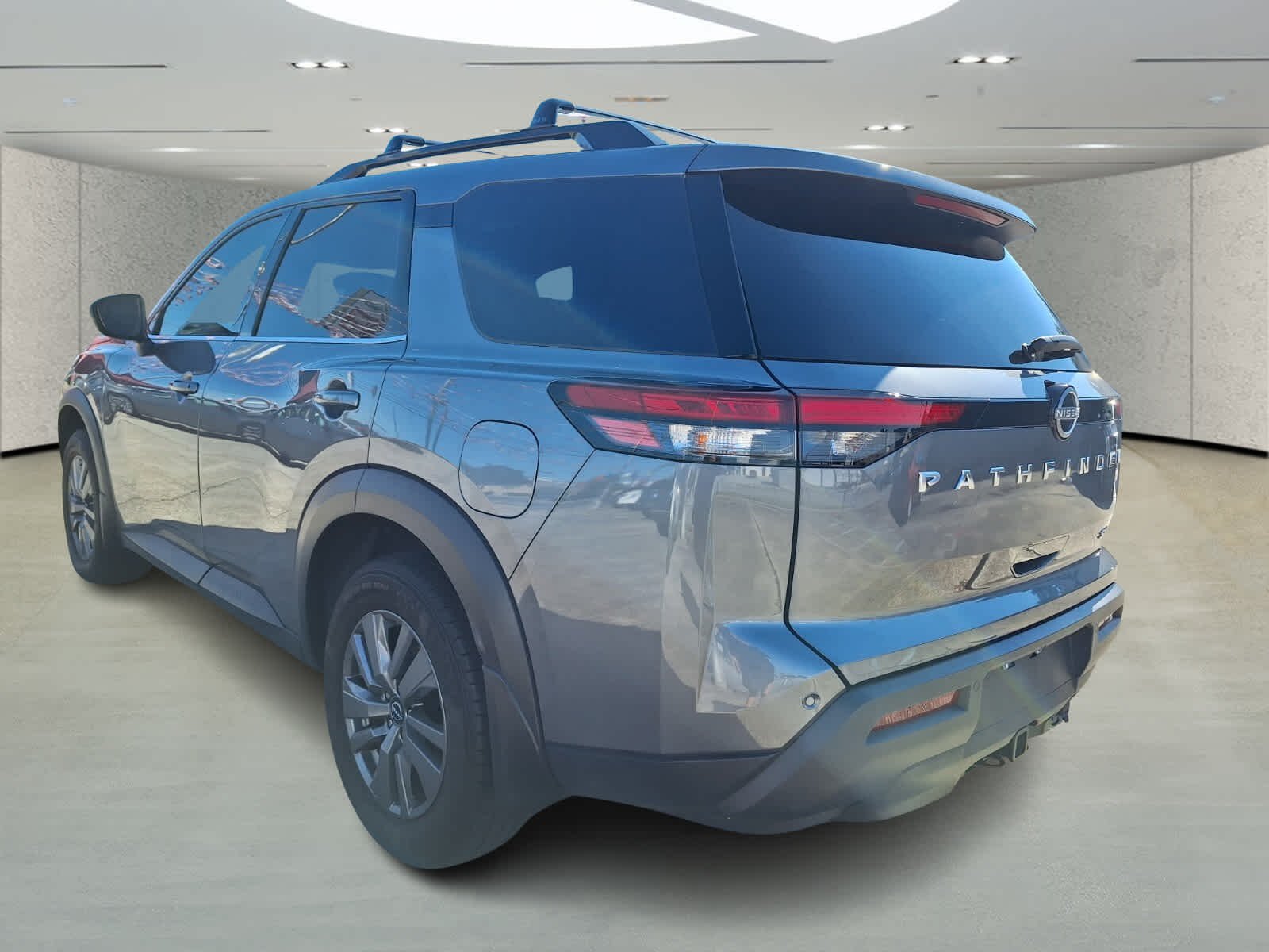 2024 Nissan Pathfinder SV photo 3