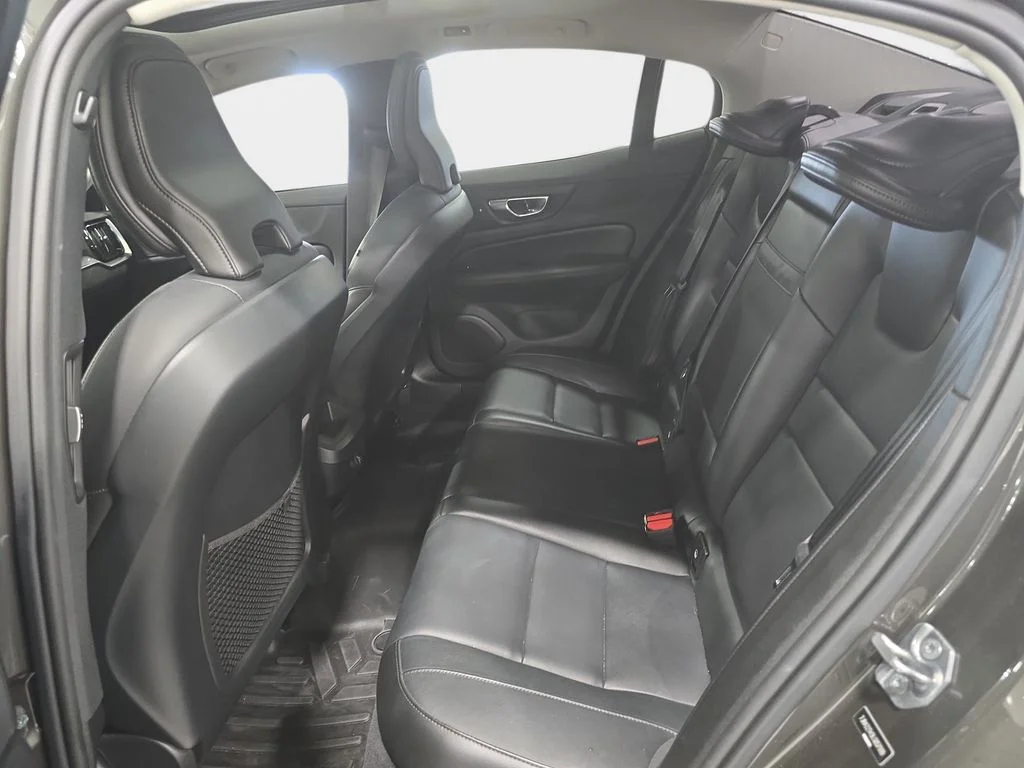 Used 2020 Pine Gray Metallic Volvo T6 Momentum image 26
