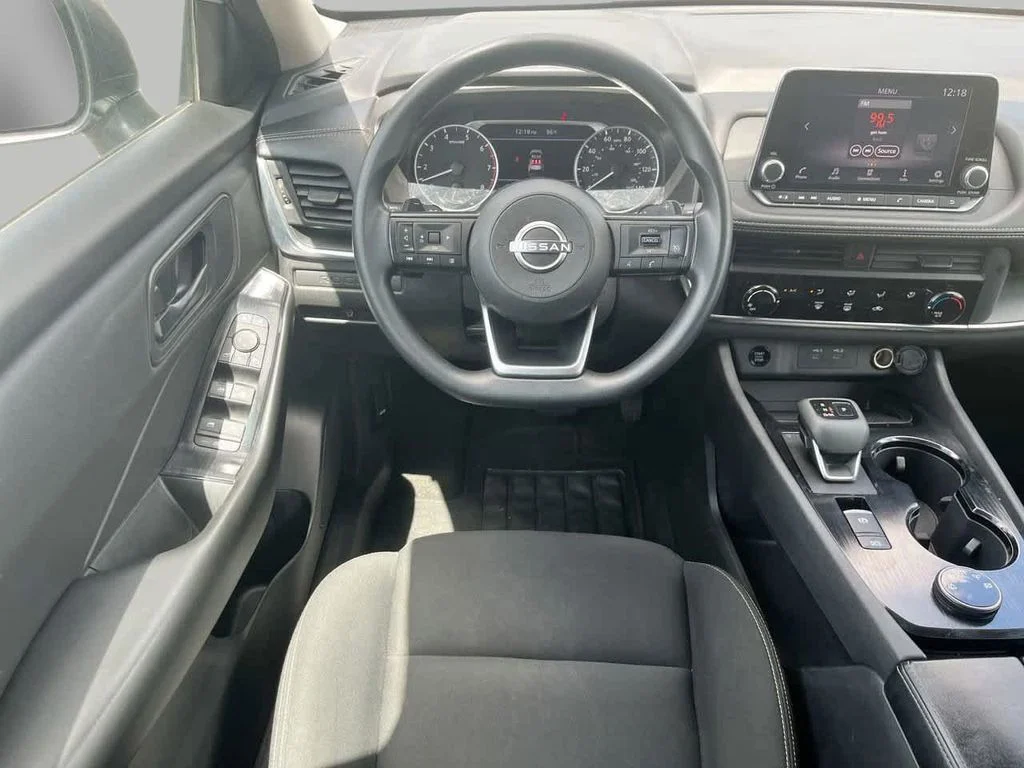 Used 2024 Silver Nissan S image 11