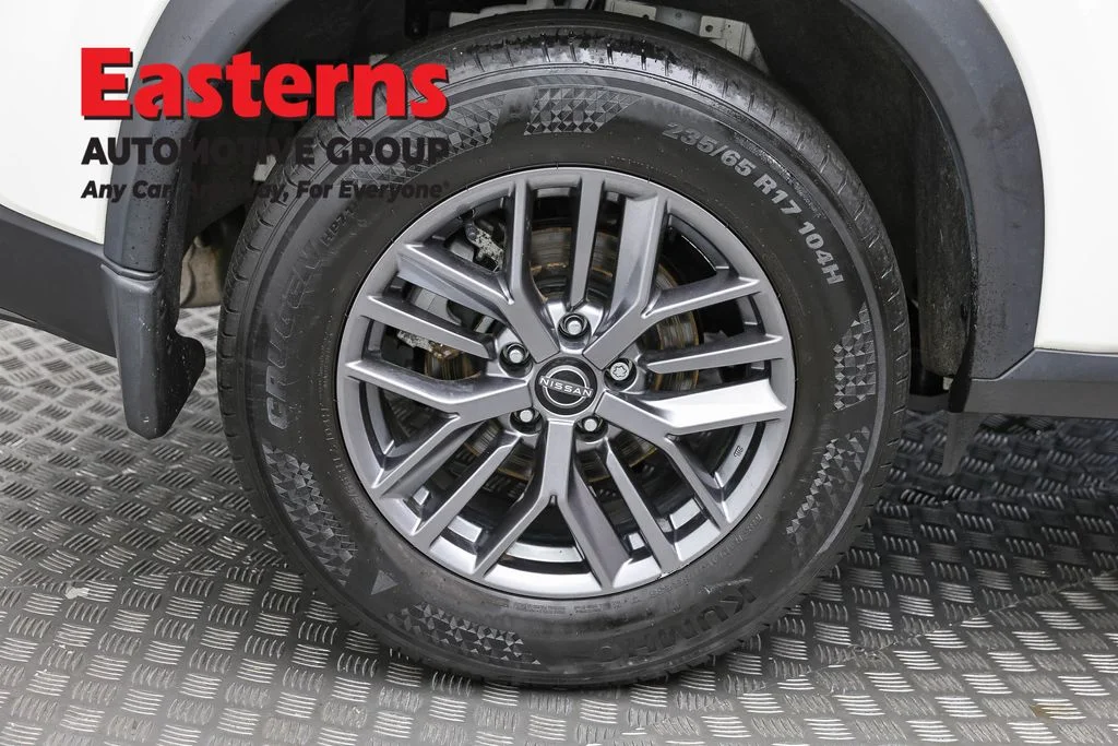 Used 2023 White Nissan S image 31