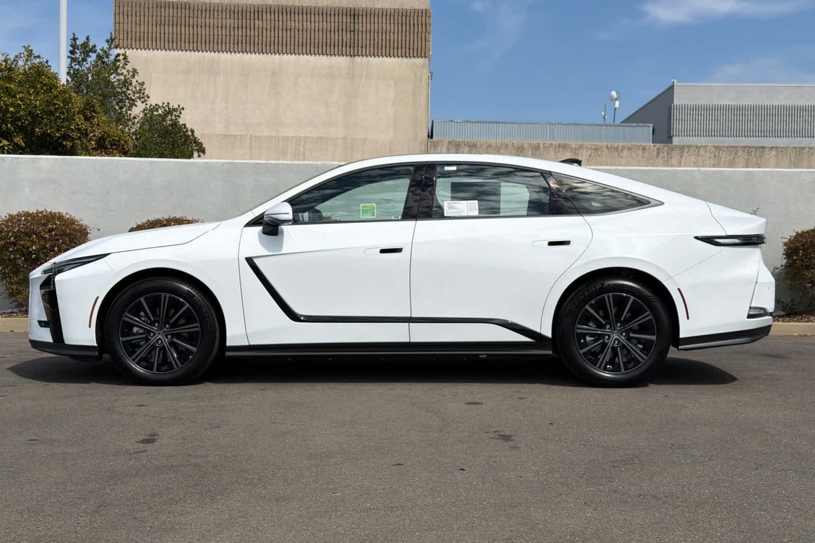 New 2026 Ultra White Lexus ES 350e PREMIUM image 9