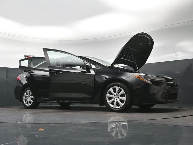Used 2025 Midnight Black Metallic Toyota LE image 35