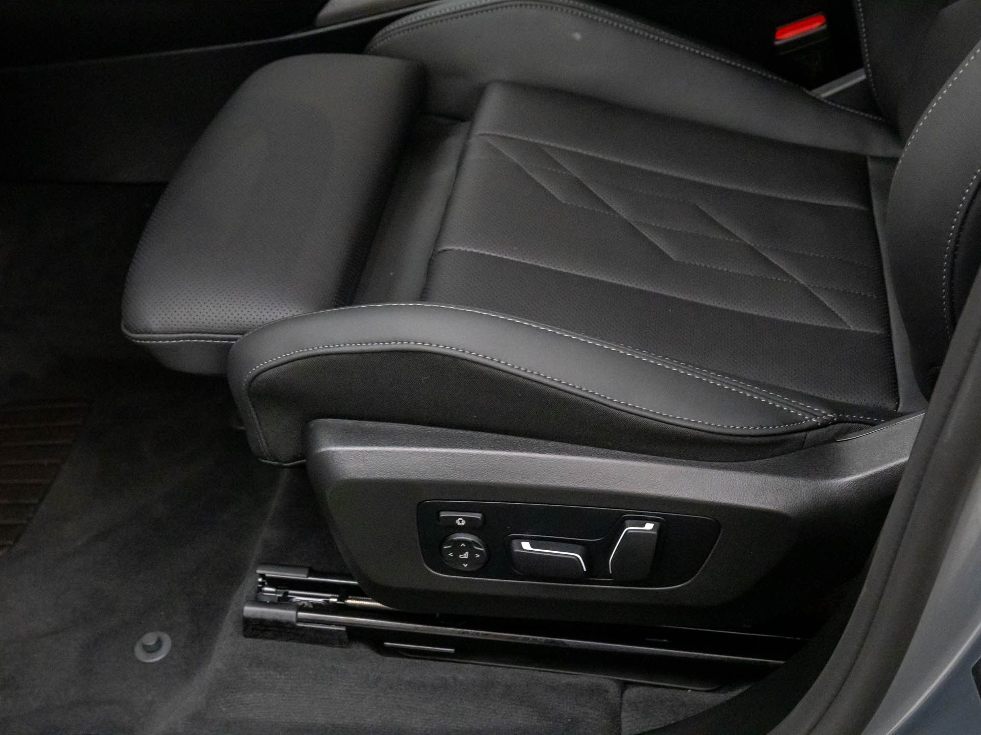 2026 BMW X3 30 - Photo 15