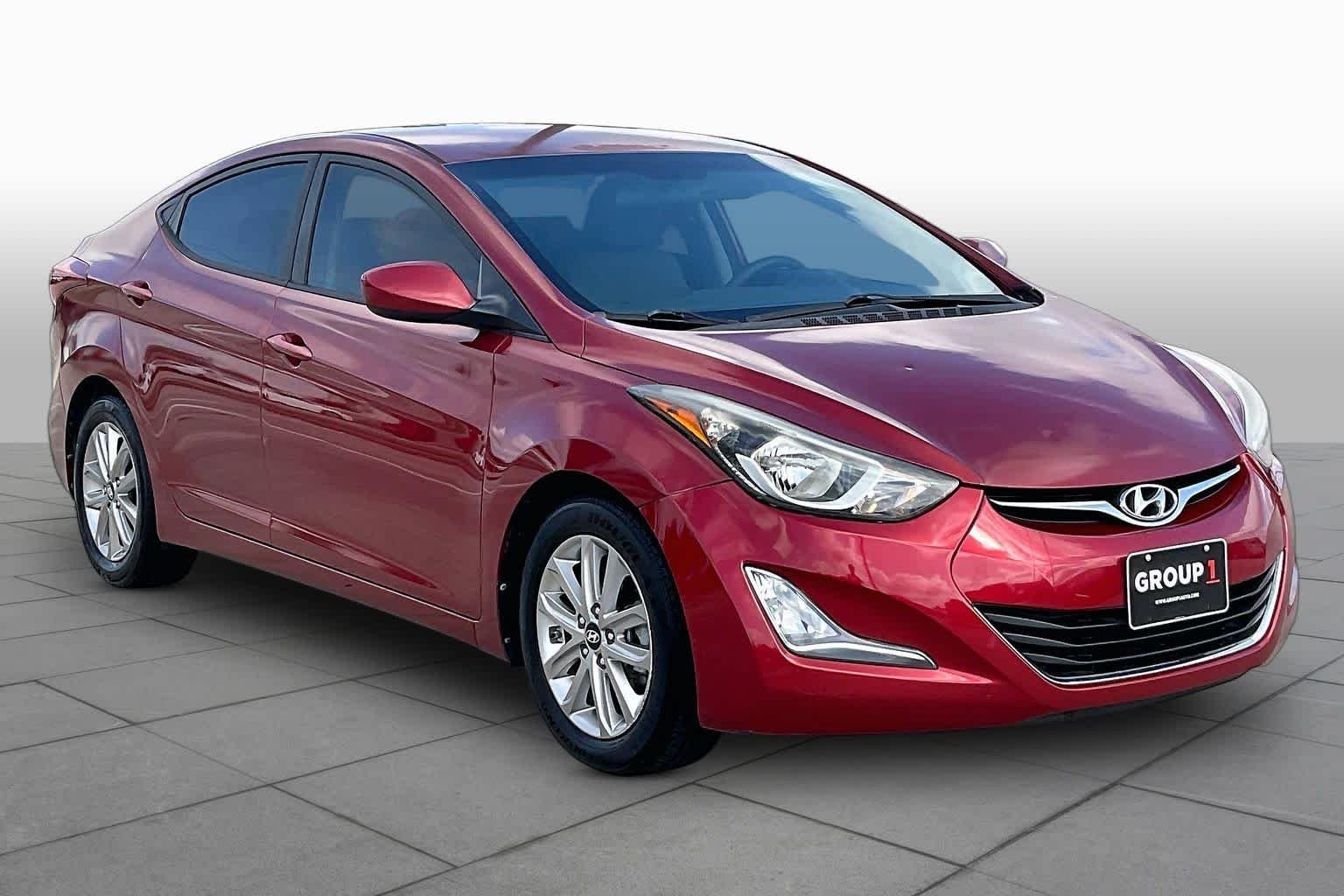 Pre-Owned 2016 Hyundai Elantra SE