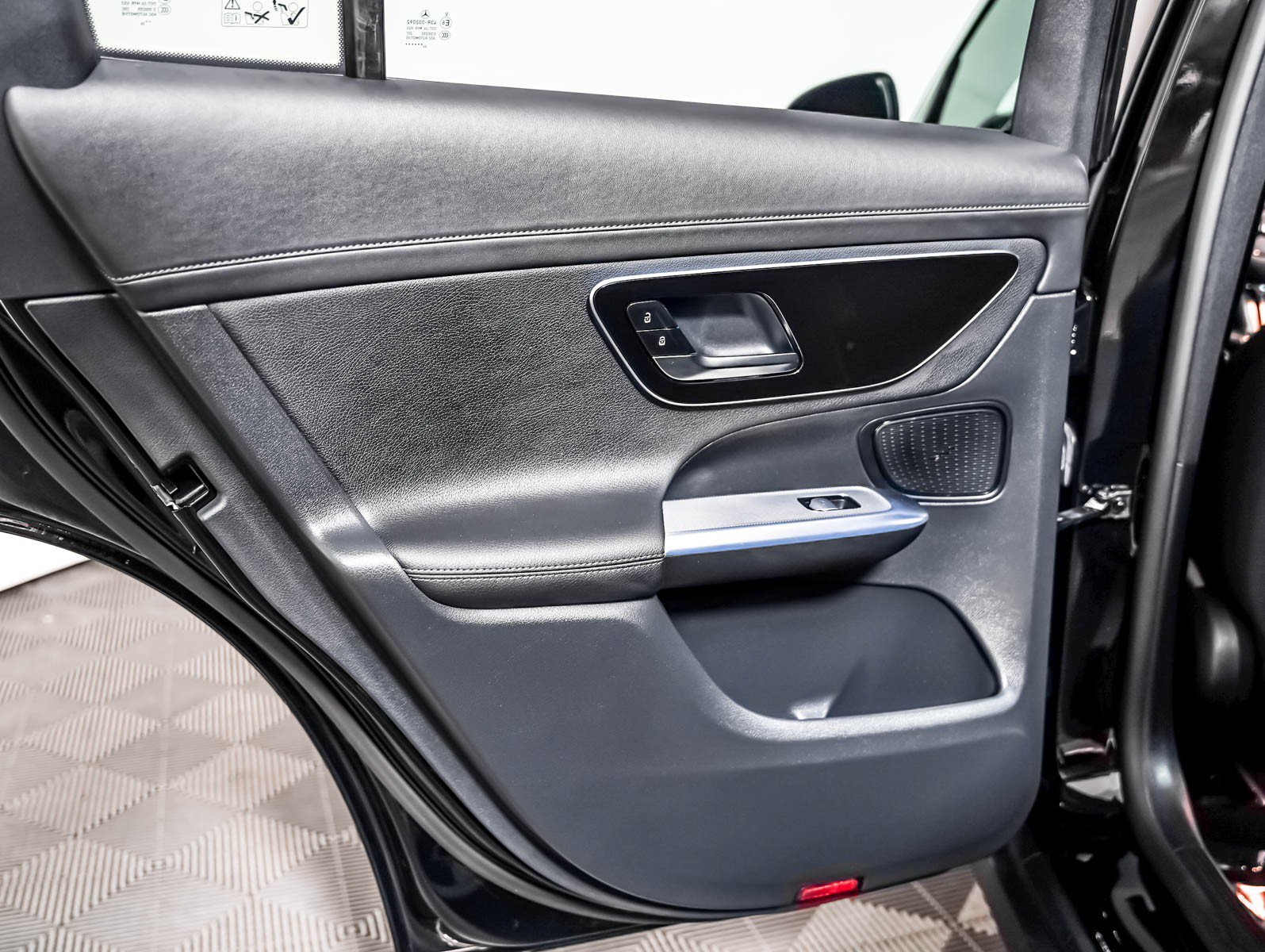 Certified Used 2025 Black Mercedes-Benz GLC 300 image 25