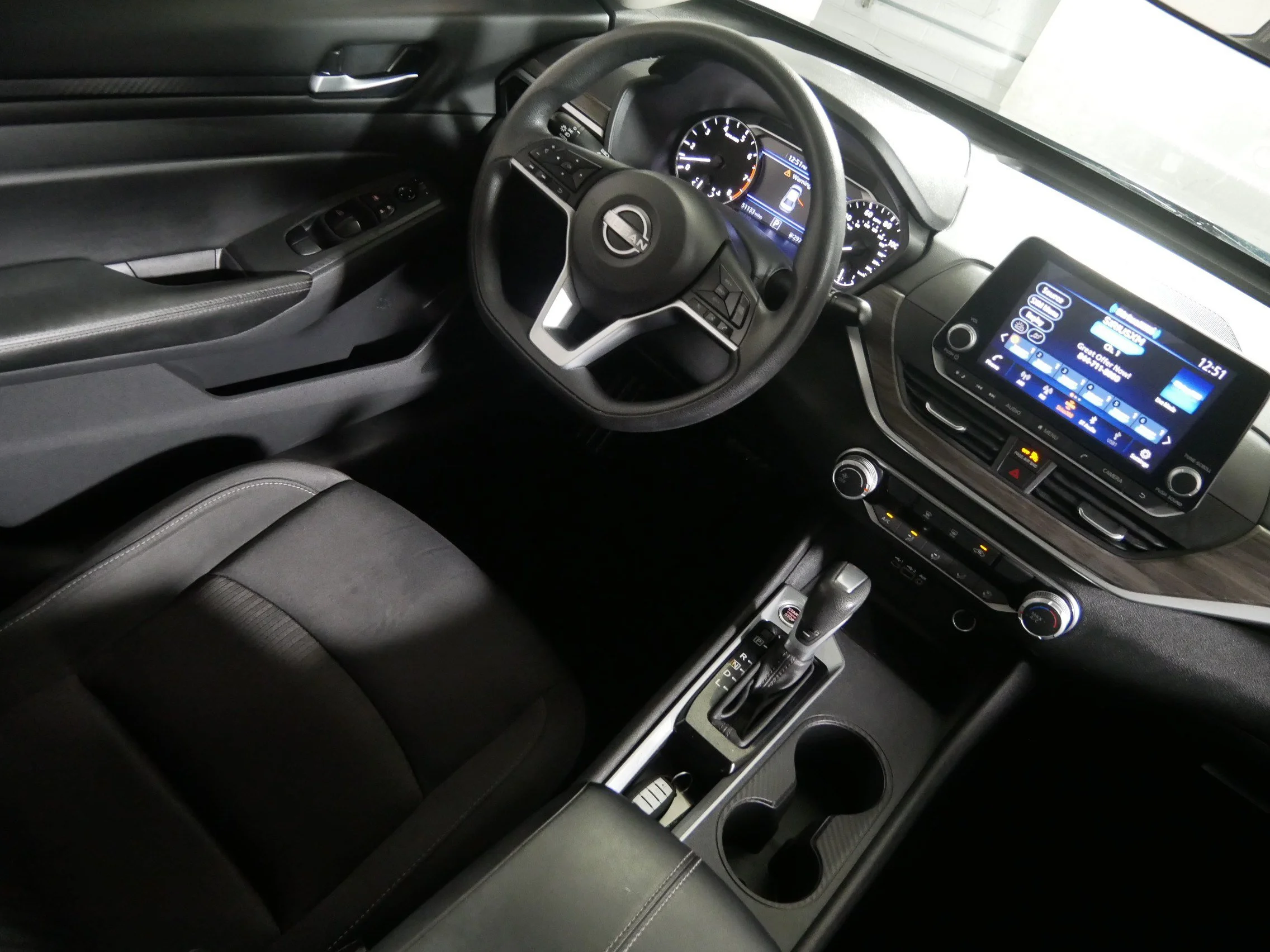 Used 2025 Super Black Nissan SV image 9