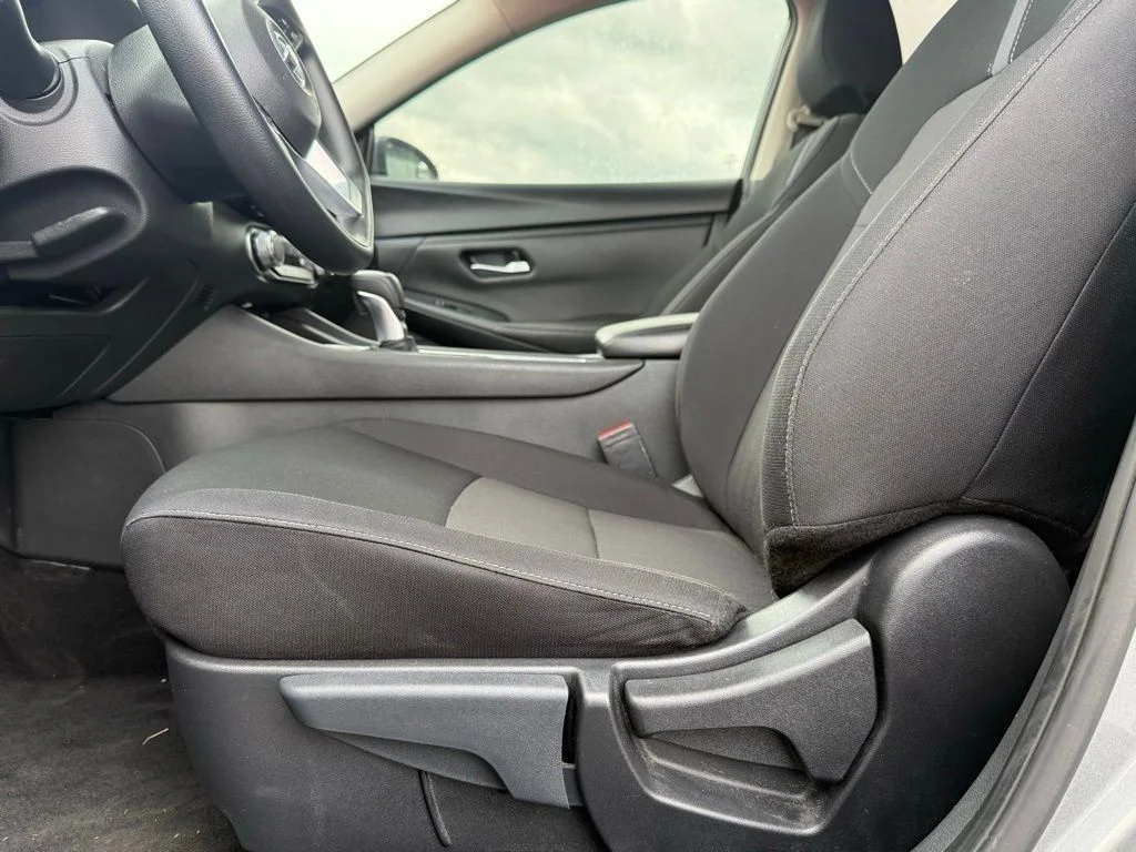 Used 2024 Gray Nissan SV image 9