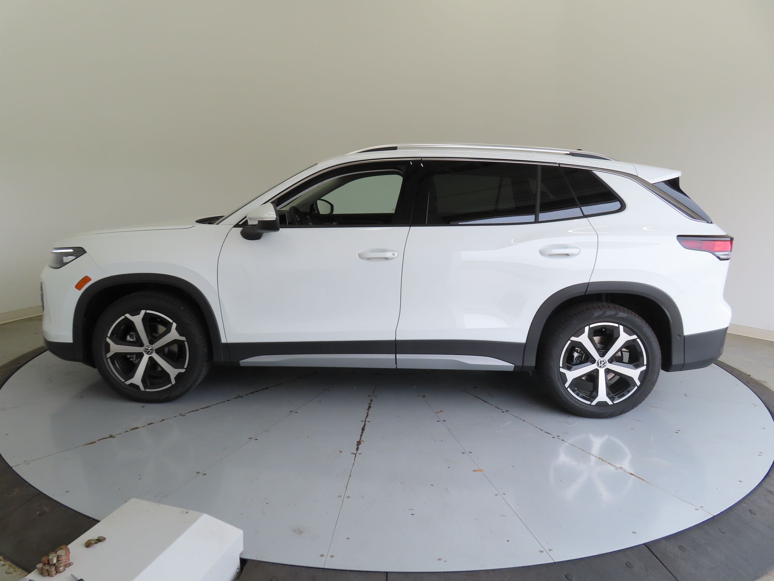 New 2026 White Volkswagen 2.0T SE image 7