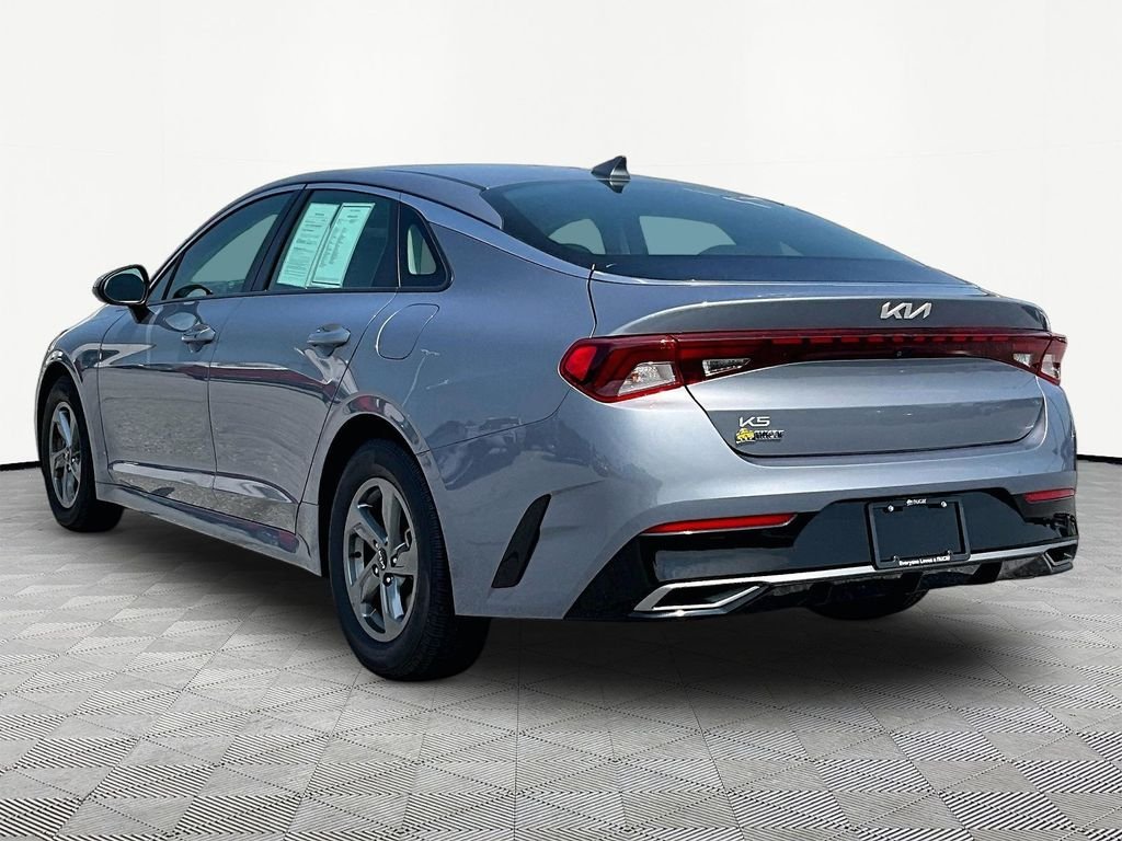 Used 2024 Silver Kia LXS image 4