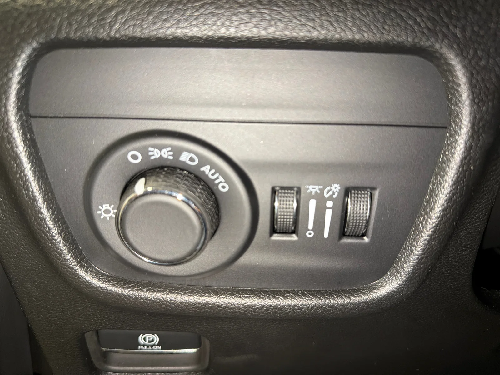 Certified Used 2024 Diamond Black Crystal Pearlcoat Jeep Altitude X image 19