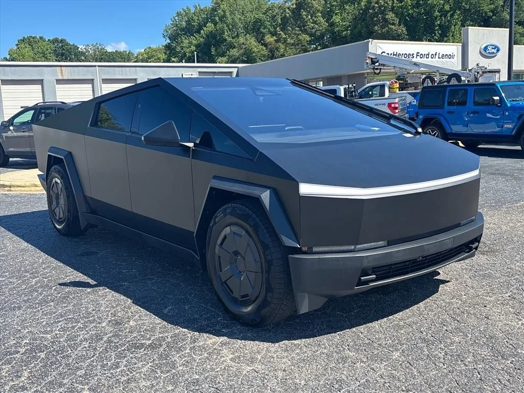 2025 Tesla Cybertruck All-Wheel Drive's photo
