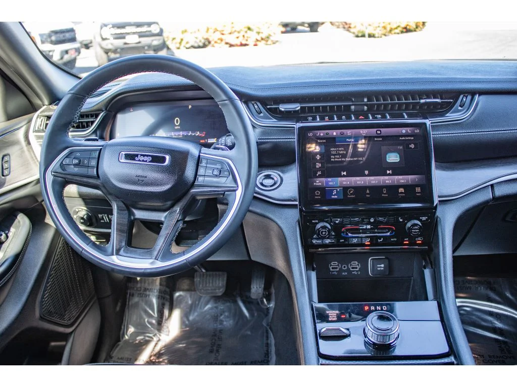 Used 2024 Silver Zynith Jeep Limited image 26