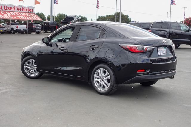Certified Used 2017  Toyota Base image 11