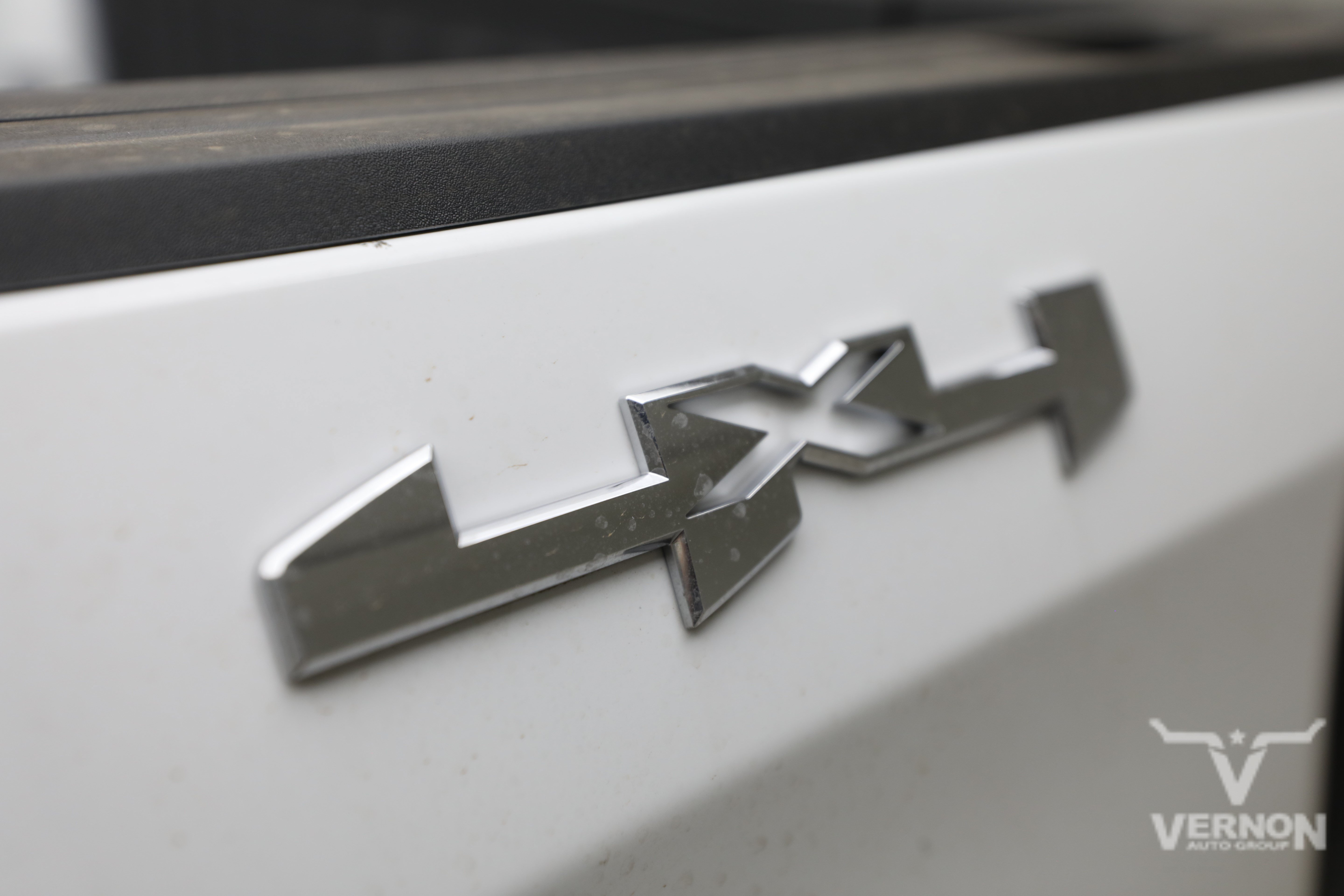 New 2026 Summit White GMC N image 37