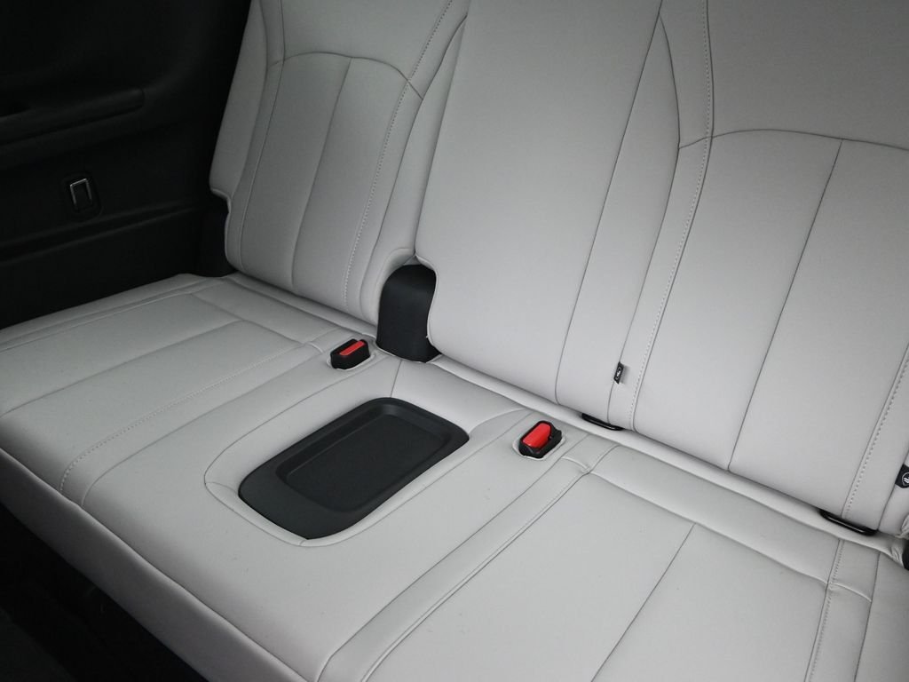 Certified Used 2026 White INFINITI PURE image 17