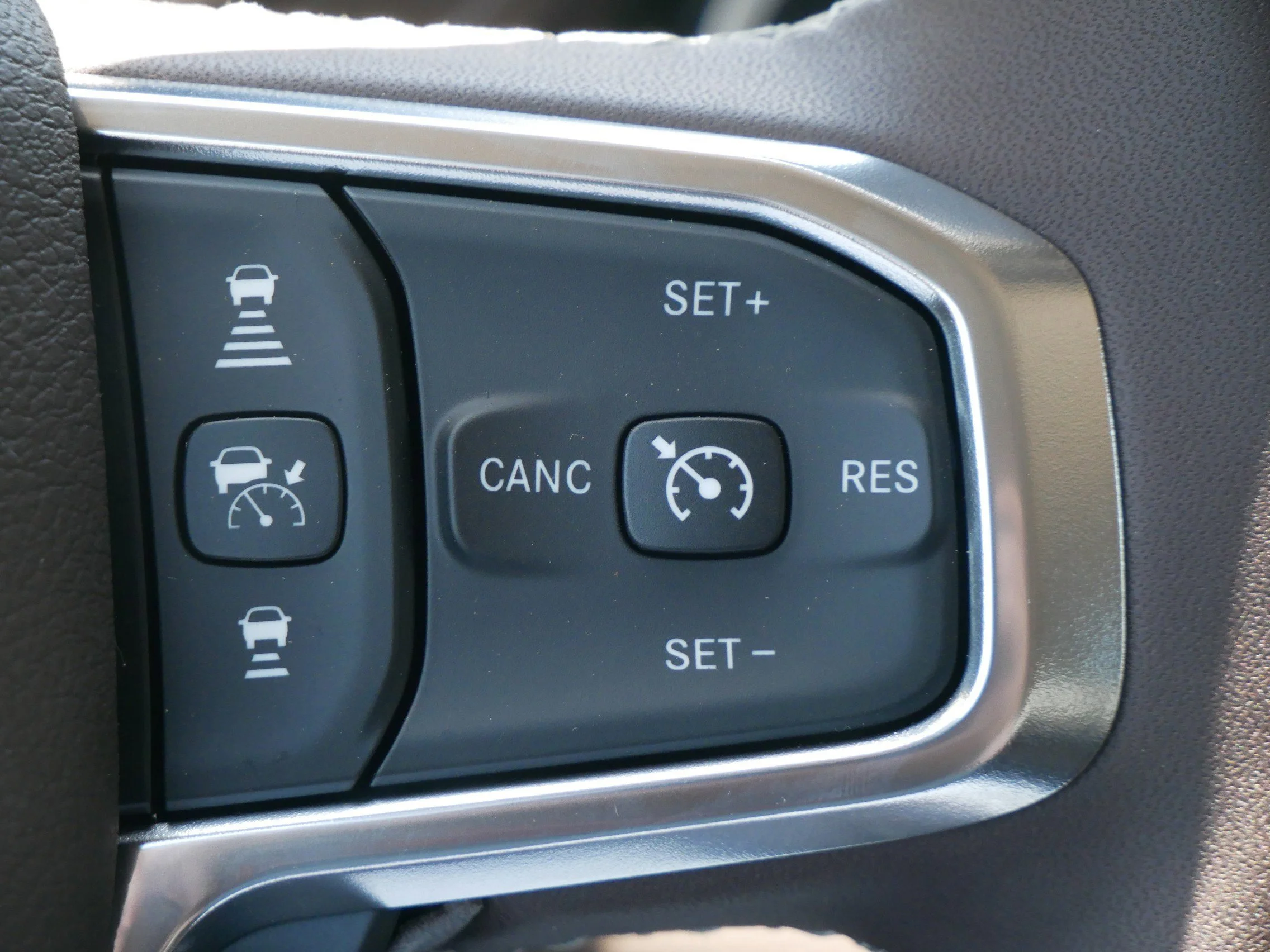 New 2026 Serrano-Green Metallic Exterior Paint RAM Laramie image 16