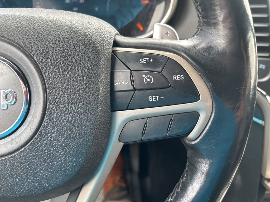 Used 2014  Jeep Limited image 16