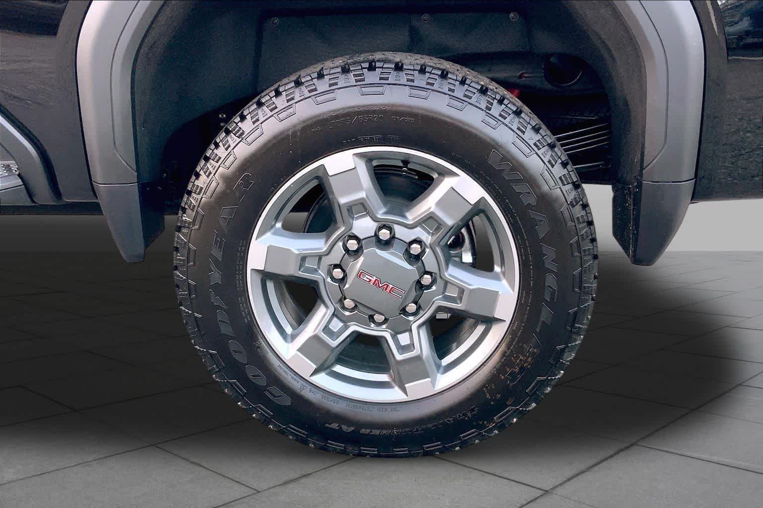 New 2026 Onyx Black GMC SLT image 11