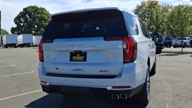 2026 GMC Yukon Denali - Photo 9