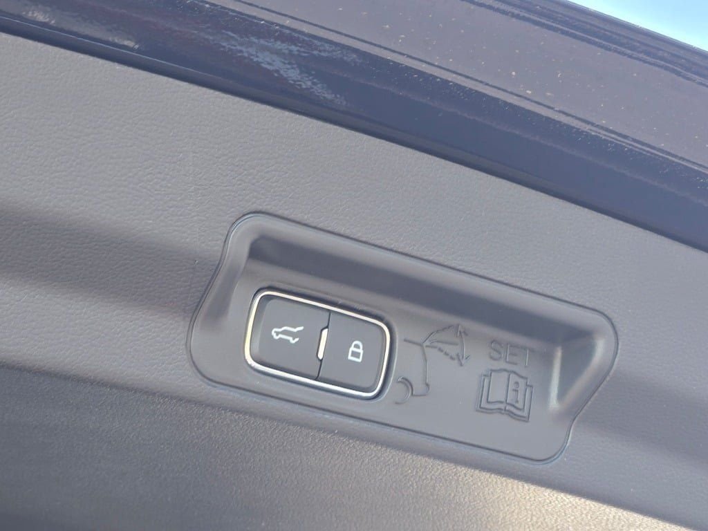 2026 Ford Explorer Tremor - Photo 18
