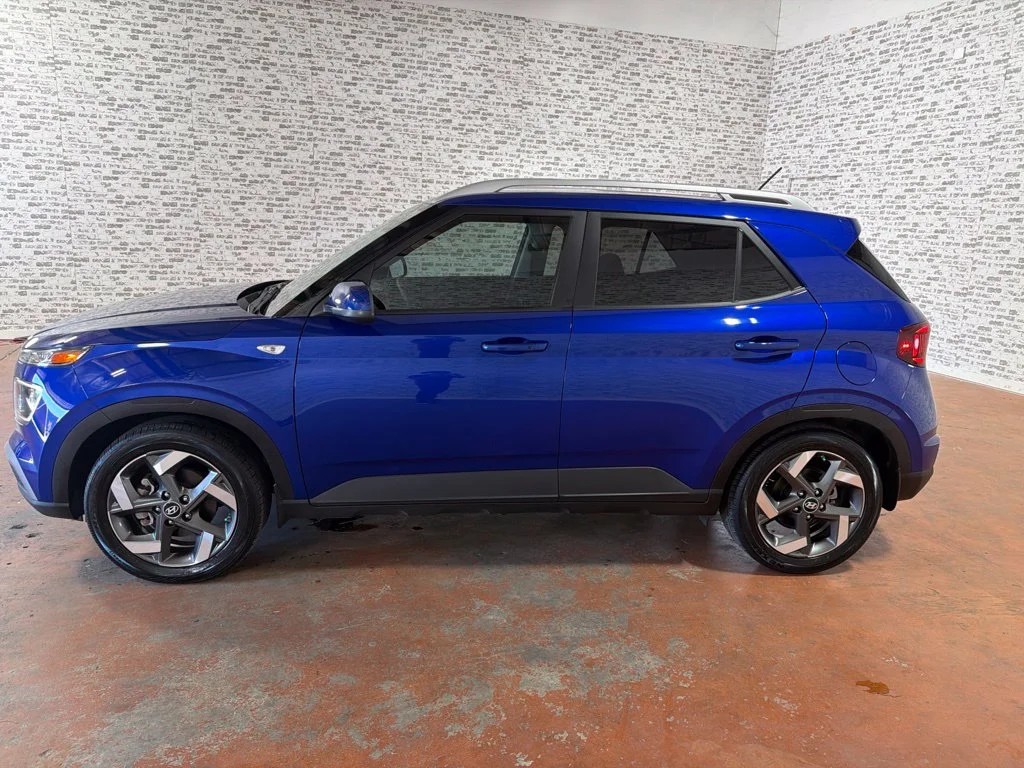 Used 2024 Intense Blue Hyundai Limited image 4