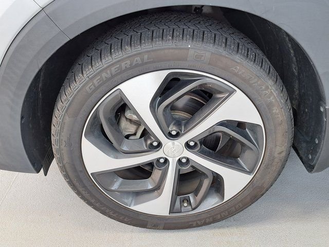 Used 2018 Silver Hyundai Limited image 35