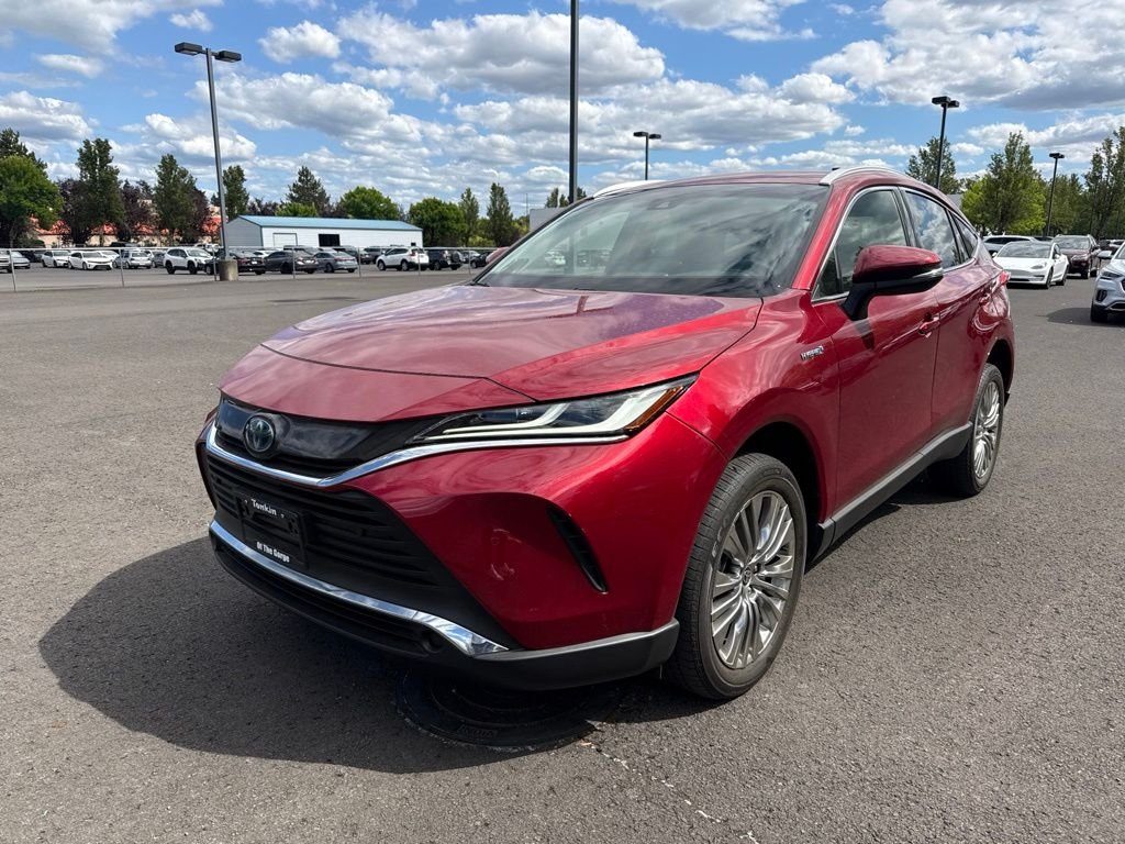 Used 2021 Ruby Flare Pearl Toyota XLE image 2