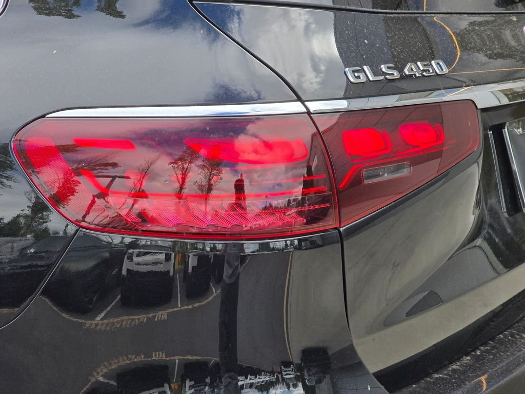 Used 2025  Mercedes-Benz GLS 450 image 41