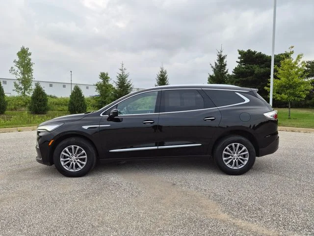 Used 2023 Black Buick Essence image 9