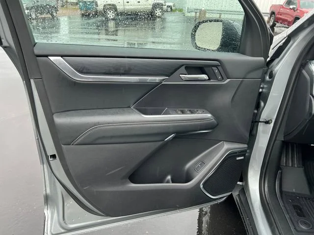 New 2026 Sterling Metallic GMC Elevation image 12