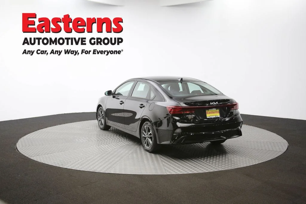 Used 2022 Black Kia LXS image 62