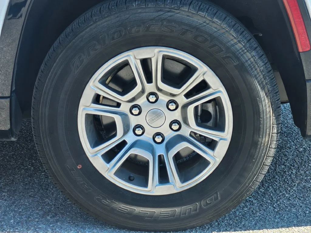Certified Used 2023 White Jeep Base image 14