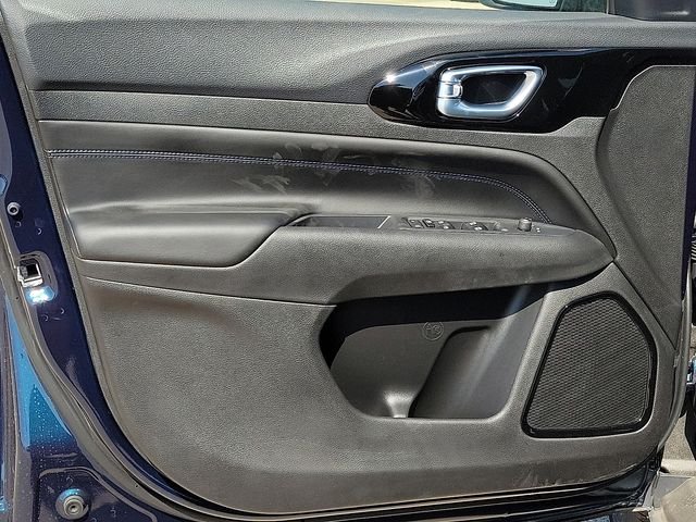 New 2026 Fathom Blue Pearl Coat Jeep Latitude image 11