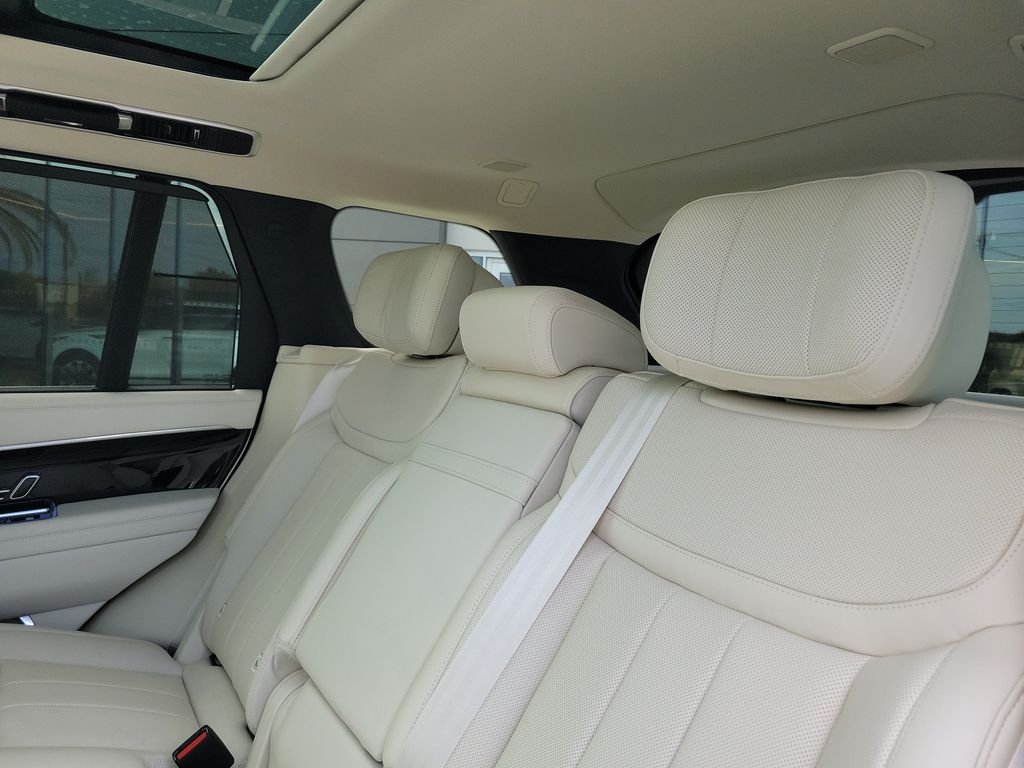 New 2026 Sunset Gold Satin Land Rover Autobiography image 15