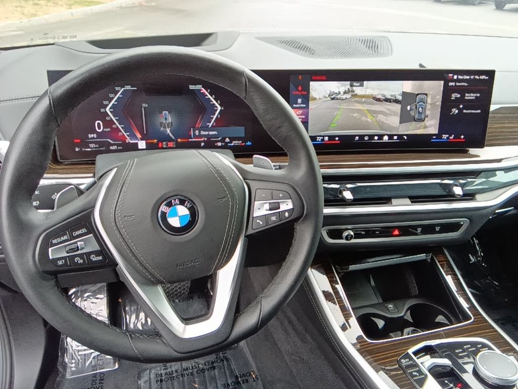 Used 2026 Skyscraper Grey Metallic BMW xDrive40i image 14