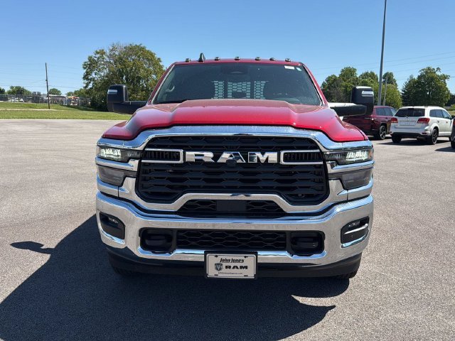 New 2026 Molten Red Pearl-Coat Exterior Paint RAM Tradesman image 16