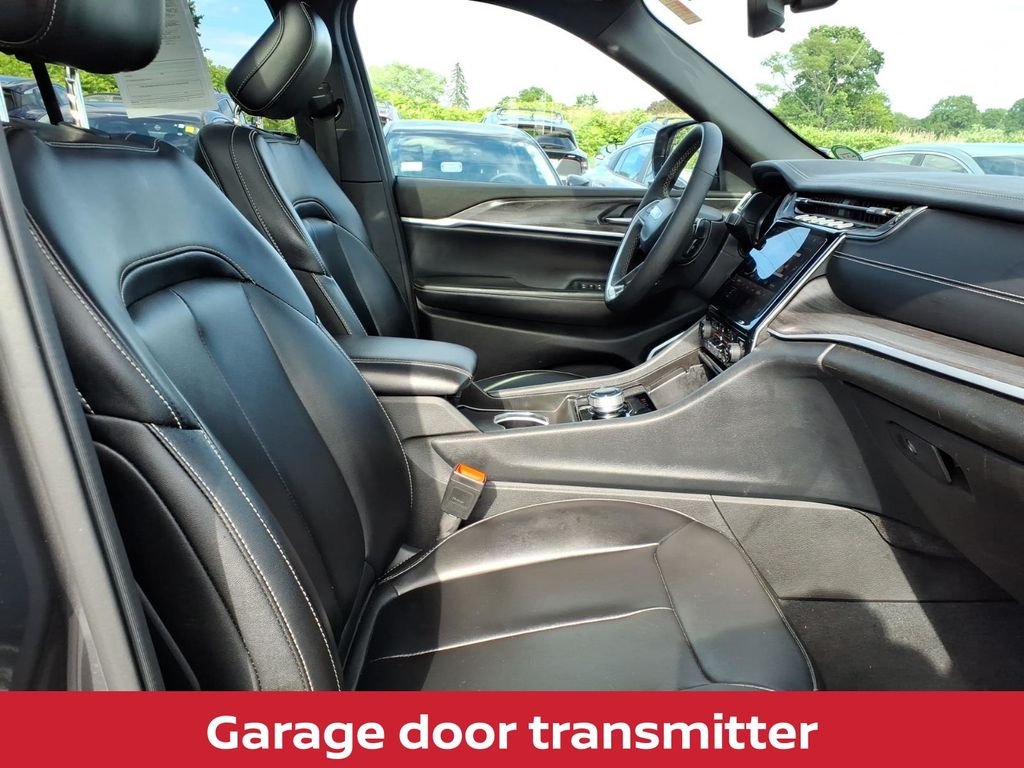 Used 2024 Gray Metallic Jeep 4xe W/PANORAMIC ROOF & HEATED LEATHER SEATS image 27