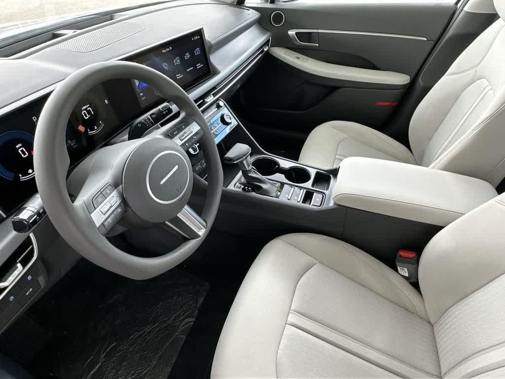2026 Hyundai Sonata SE - Photo 13