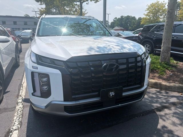 Used 2025 Hyper White Hyundai SEL Premium image 2
