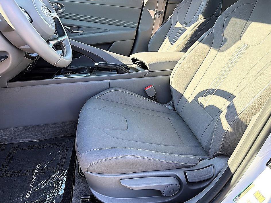 Certified Used 2025 Serenity White Hyundai SEL Sport image 11