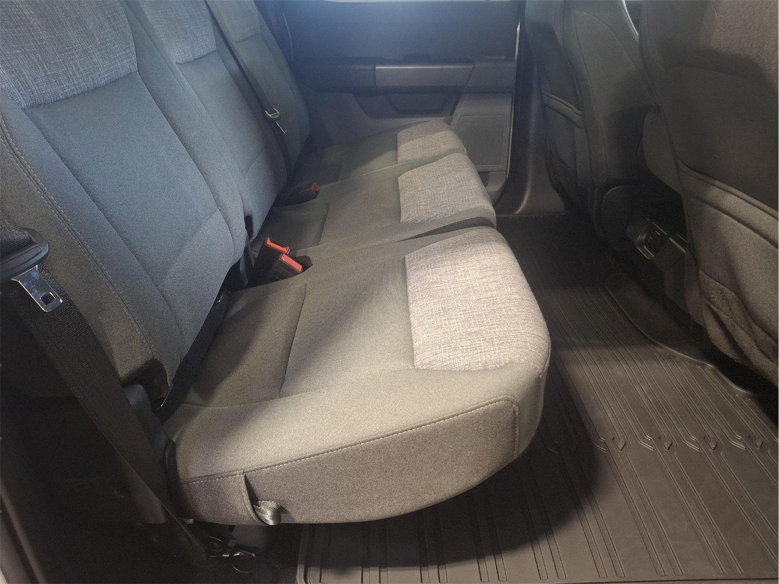 Used 2023 Iconic Silver Ford XLT image 16