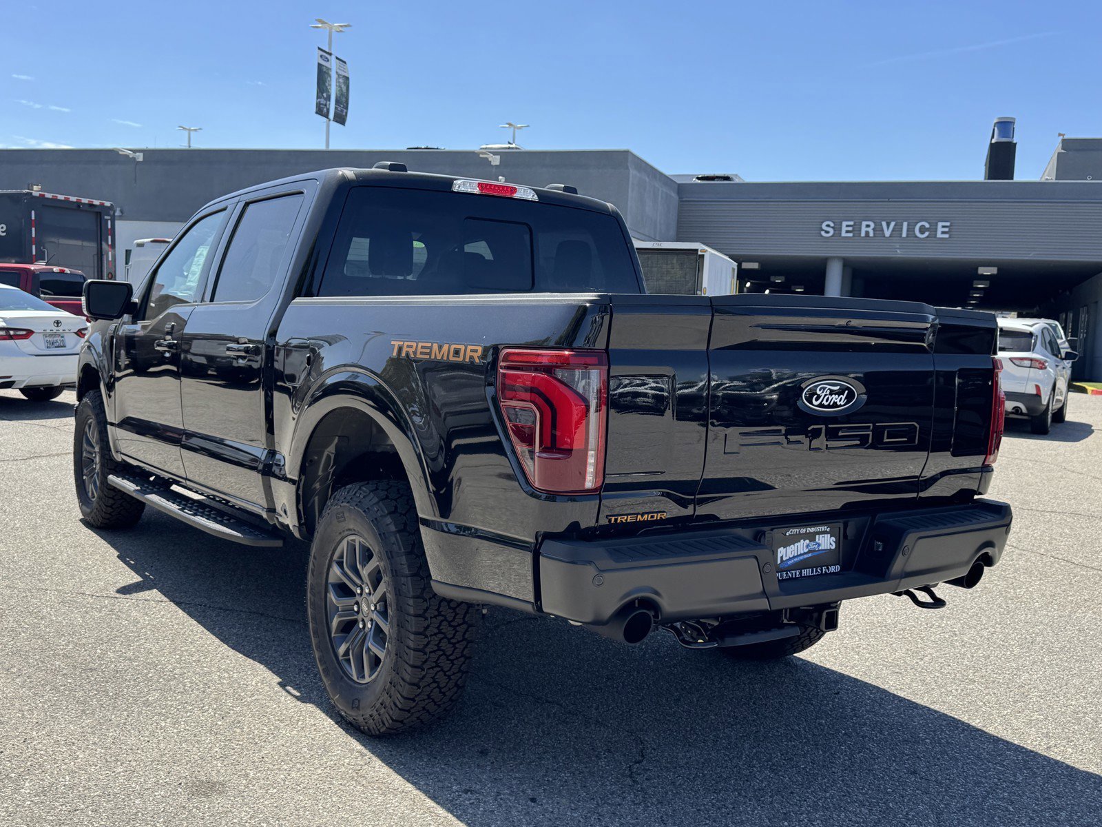 New 2025 Agate Black Metallic Ford Tremor® image 4