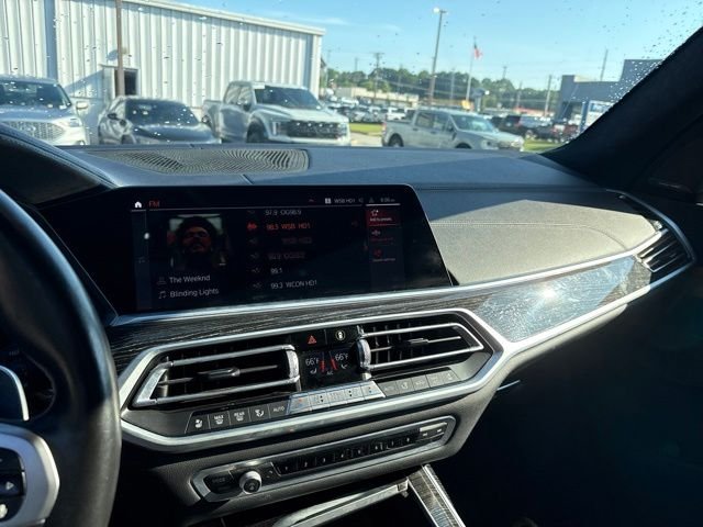 Used 2021 White BMW xDrive40i image 13