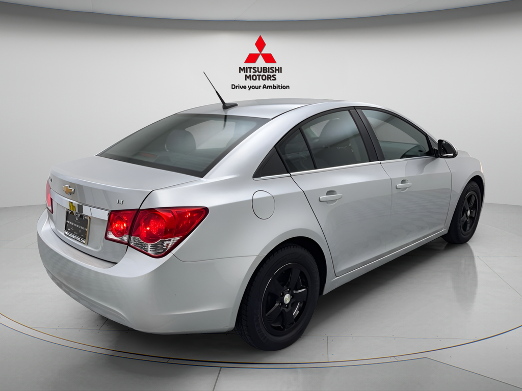 Used 2013 Silver Ice Metallic Chevrolet 1LT image 4