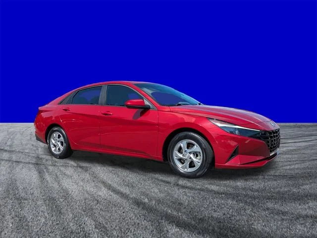 Certified Used 2022 Scarlet Red Hyundai SE image 2