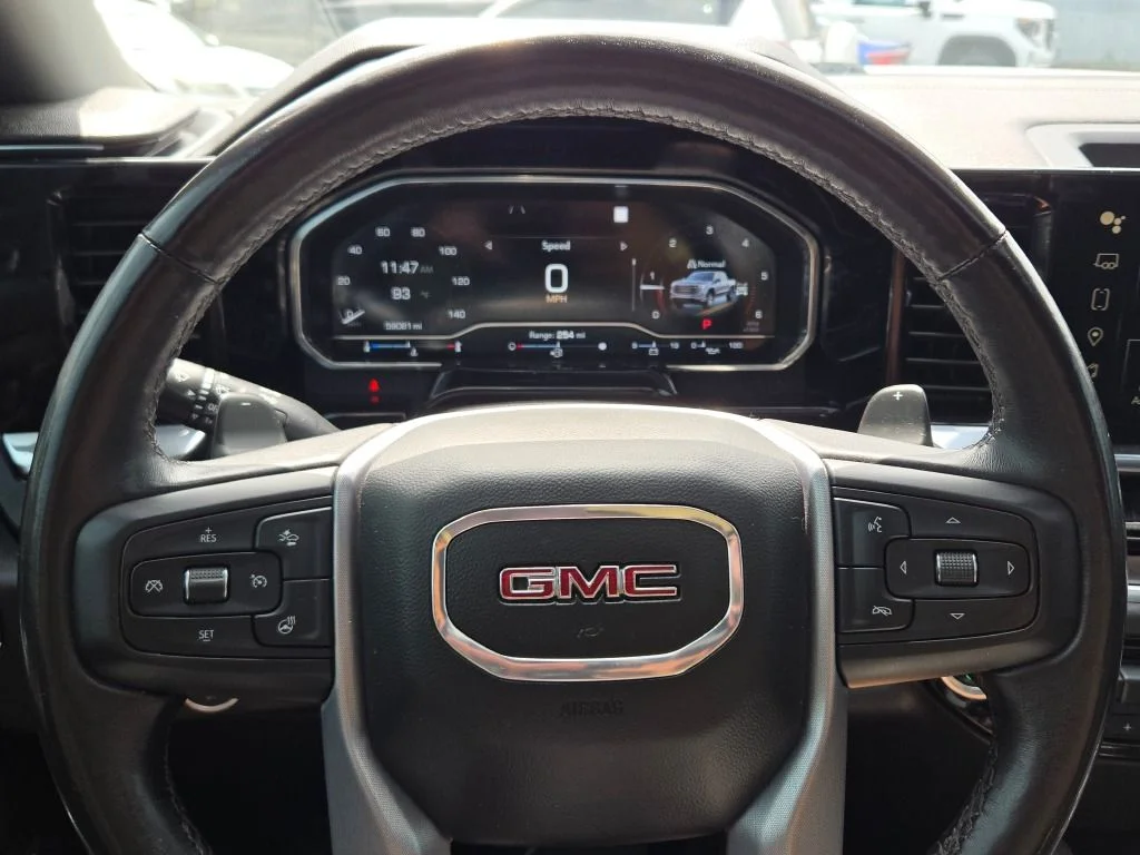 Used 2022 White GMC SLT image 36