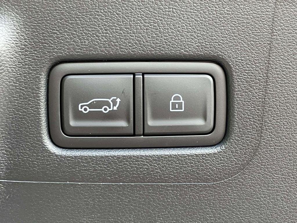 New 2026 Black Hyundai SEL FWD image 9