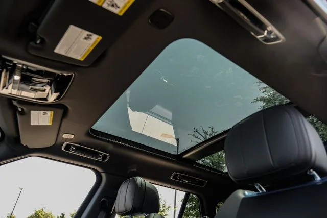 2026 Land Rover Range Rover SE - Photo 5