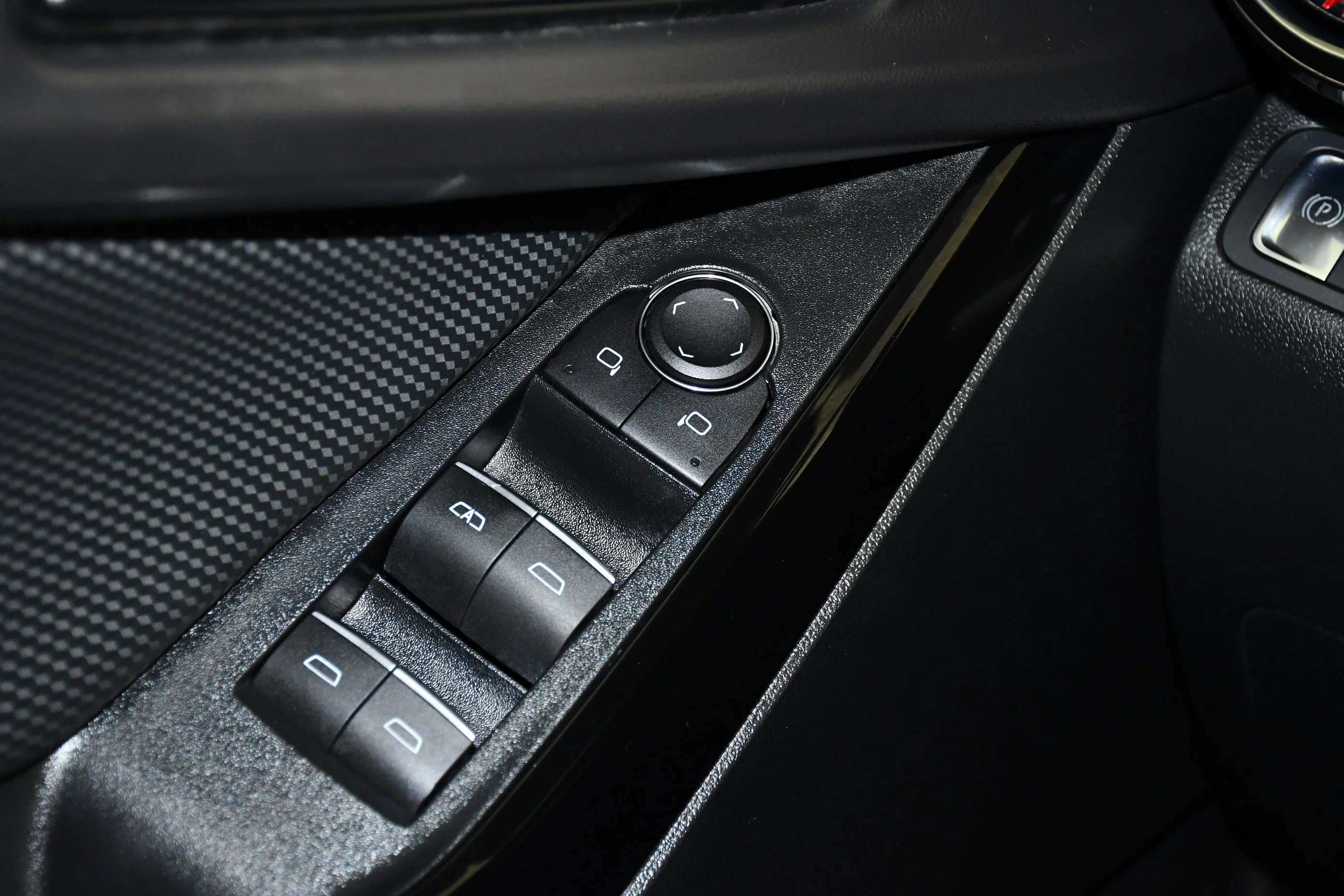 Used 2025 Sterling Gray Metallic Chevrolet AWD RS image 34